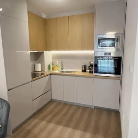 Etara 4 Complex アパート